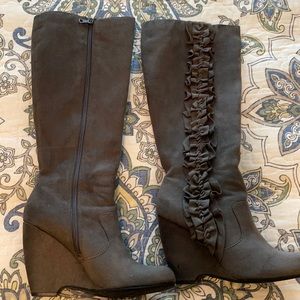 Elle tall wedge boots grey size 8
